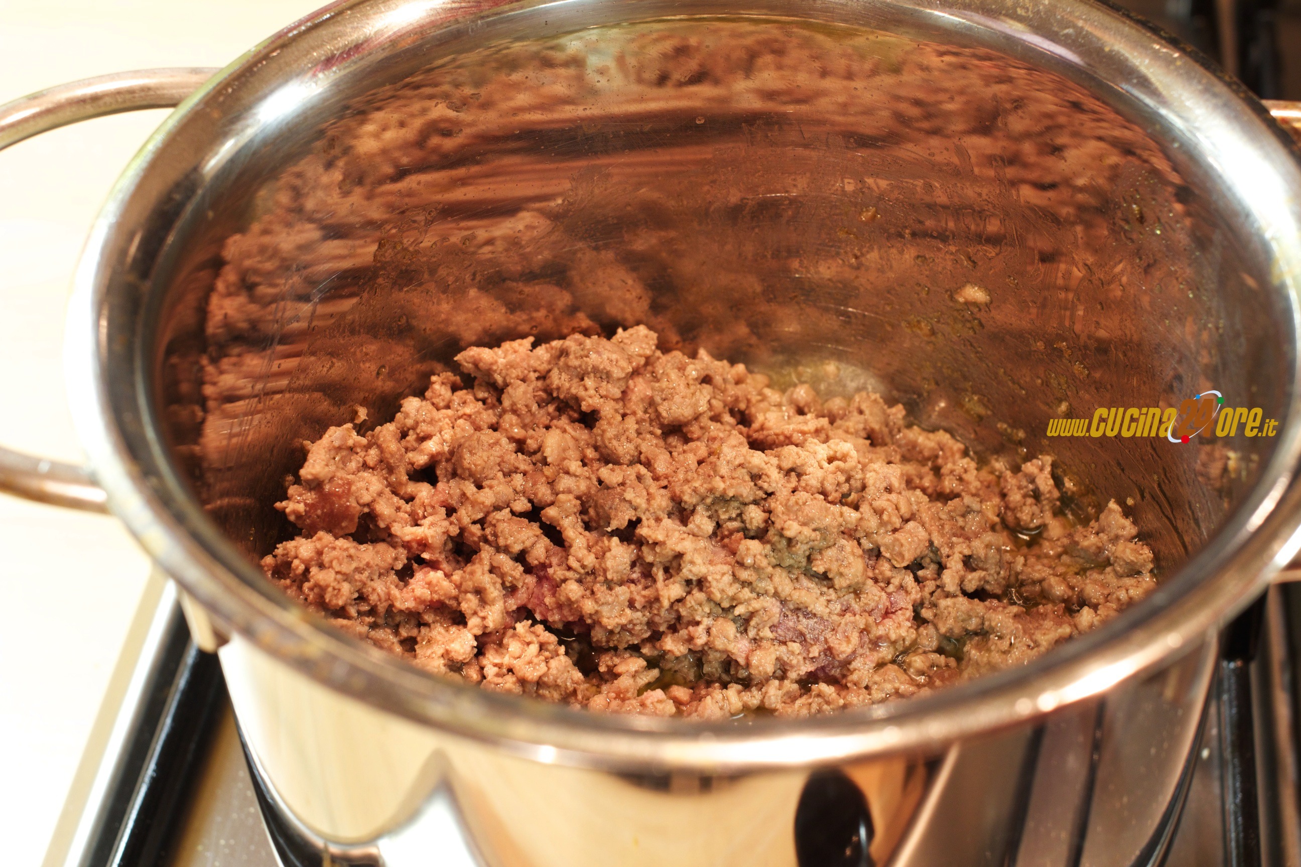 Madonna! 20+  Verità che devi conoscere  Lasagna Senza Glutine? Innanzitutto procedete con la preparazione del ragù di carne.